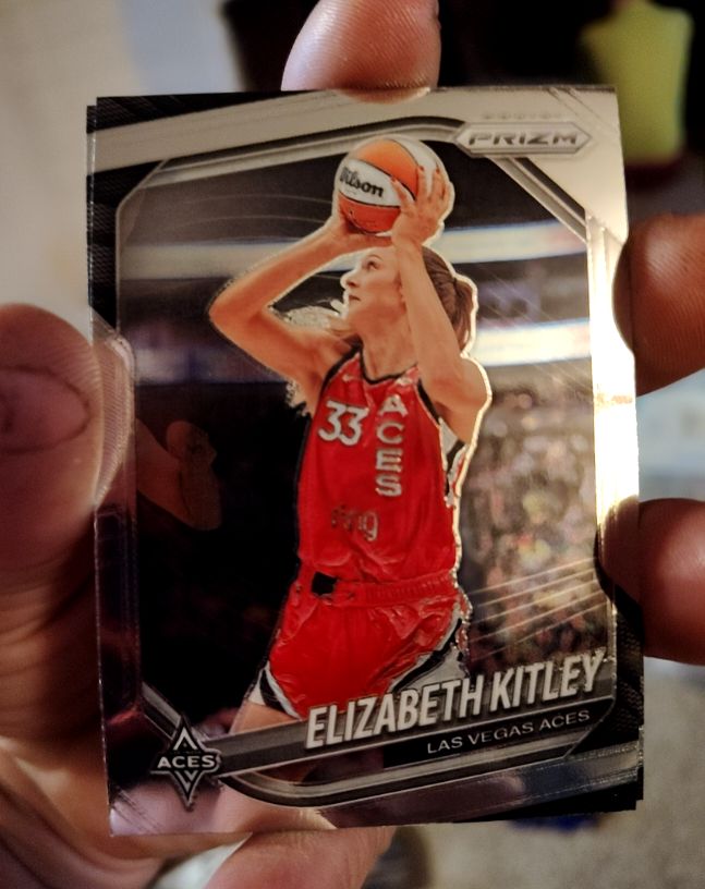 2025 Panini Prizm WNBA #41 Elizabeth Kitley — front