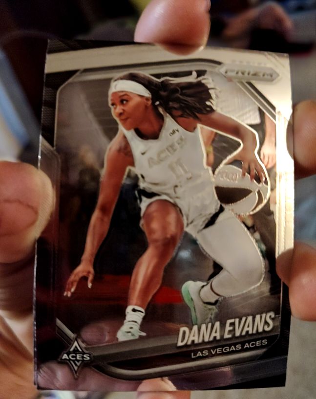 2025 Panini Prizm WNBA #33 Dana Evans — front