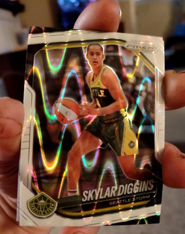 2025 Panini Prizm WNBA White Seismic Prizm #123 Skylar Diggins — front