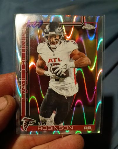 2025 Topps Chrome #16 Bijan Robinson Raywave Refractor Atlanta Falcons — front