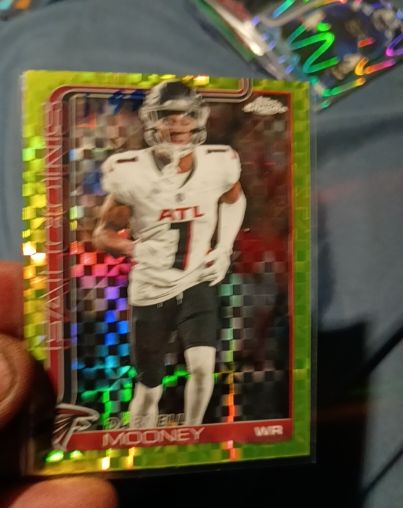2025 Topps Chrome #11 Darnell Mooney Lime Green X-Fractor Atlanta Falcons — front