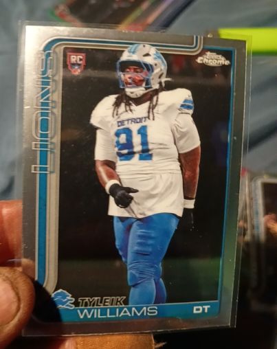 2025 Topps Chrome #364 Tyleik Williams — front