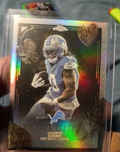 2025 Topps Chrome Fortune 15 #F15-12 Jahmyr Gibbs — front
