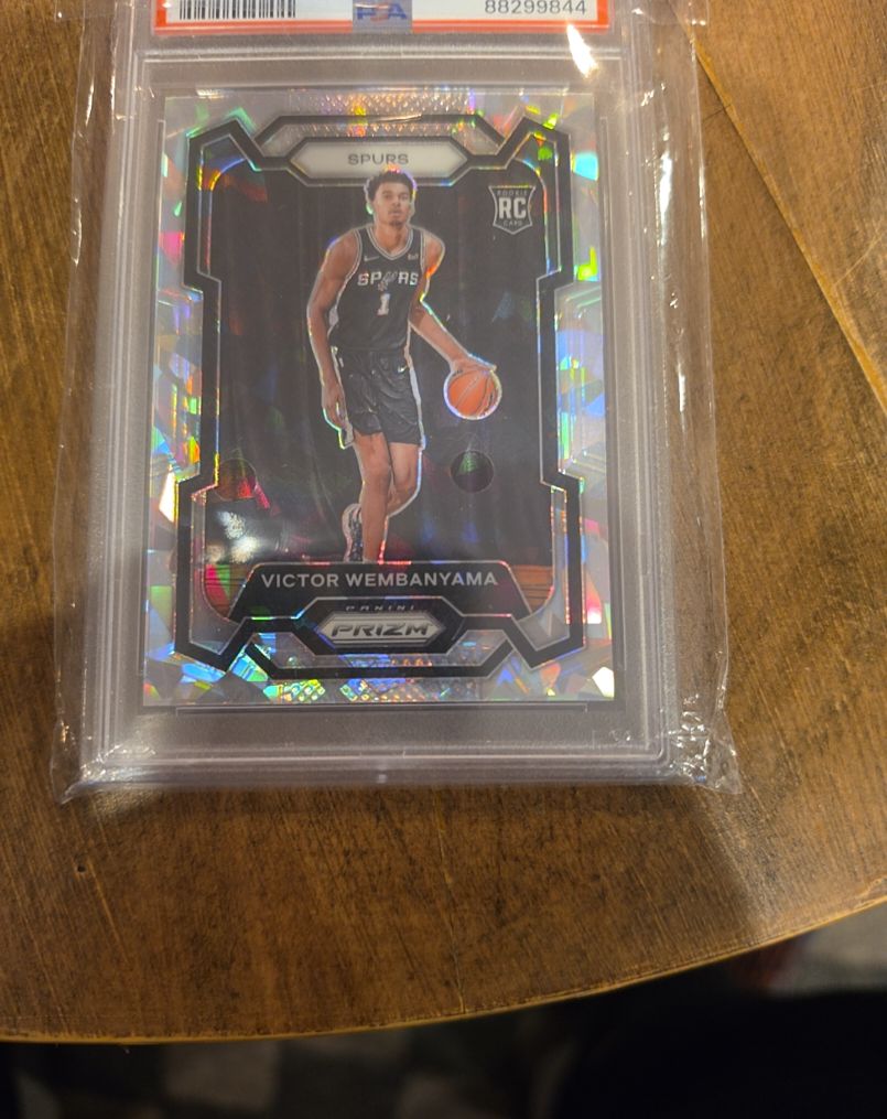 2023-24 Panini Prizm #136 Victor Wembanyama — front