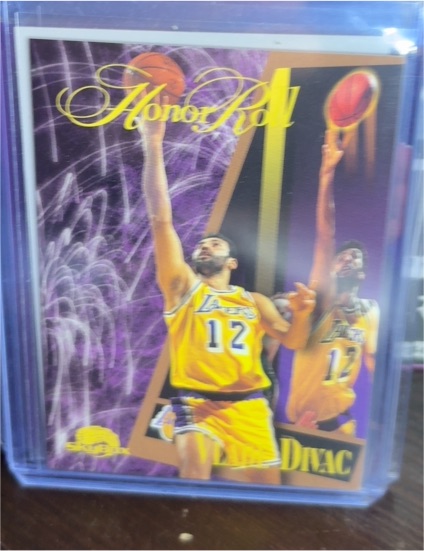 1995-96 SkyBox Premium #261 Vlade Divac — front