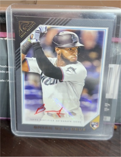 2022 Topps Gallery #RA-BDL Bryan De La Cruz — front