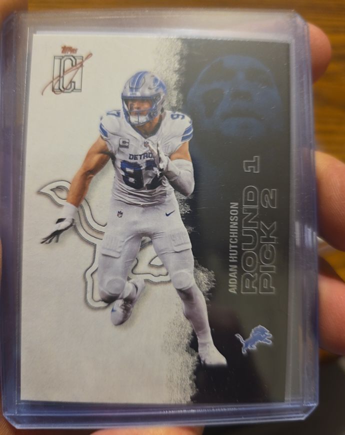 2025 Topps Signature Class #74 Aidan Hutchinson — front