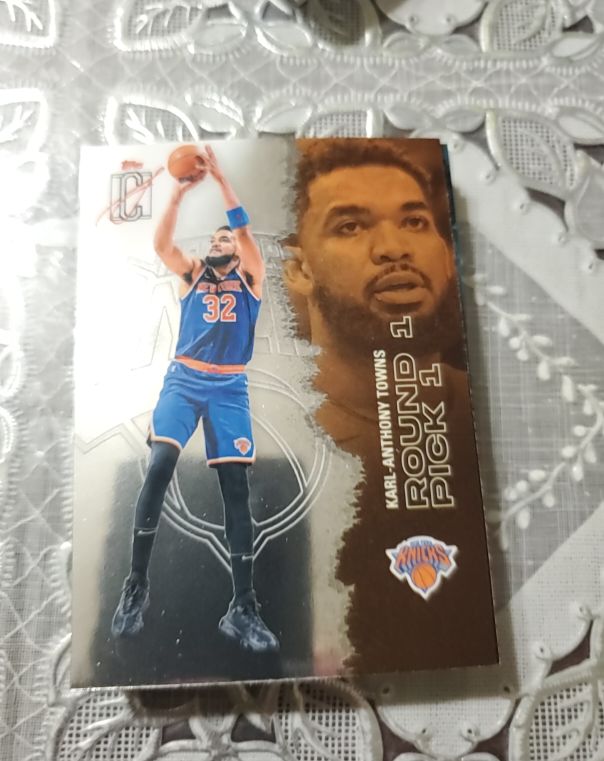 2024-25 Topps Round Pick 1 #63 Karl-Anthony Towns — front