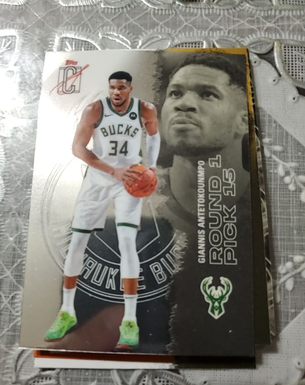 2024 Topps Giannis Antetokounmpo Bucks Round 1 Pick 15 Insert #15 — front