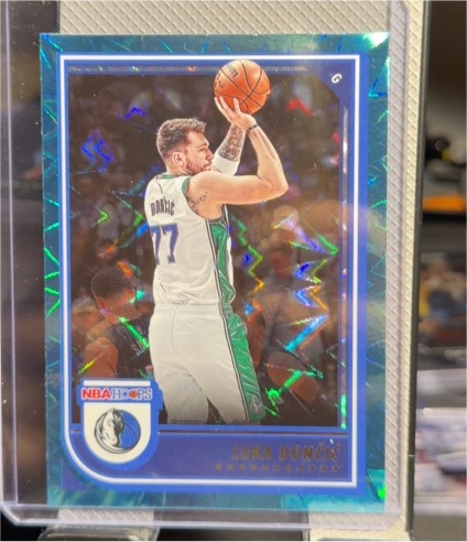 2022-23 Panini NBA Hoops #119 Luka Dončić — front