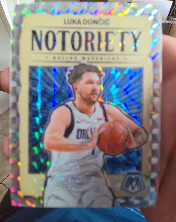 2023-24 Panini Mosaic #8 Luka Dončić Notoriety — front