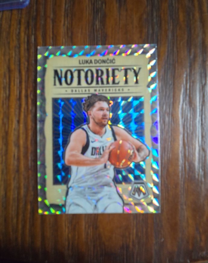 2023-24 Panini Mosaic #8 Luka Dončić Notoriety — front
