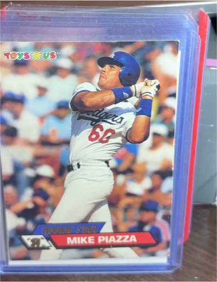 1993 Topps Stadium Club Toys R Us #22 Mike Piazza — front