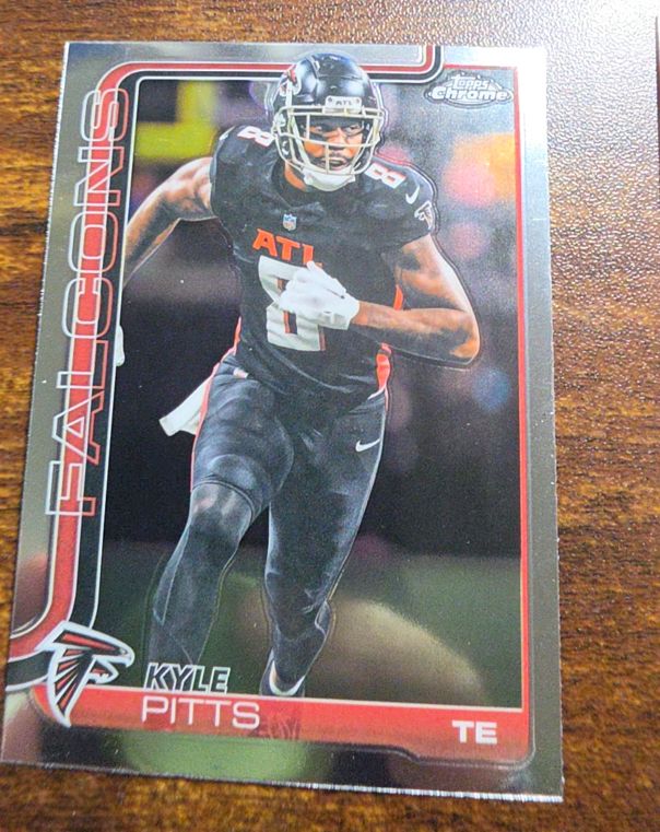 2025 Topps Chrome #14 Kyle Pitts — front