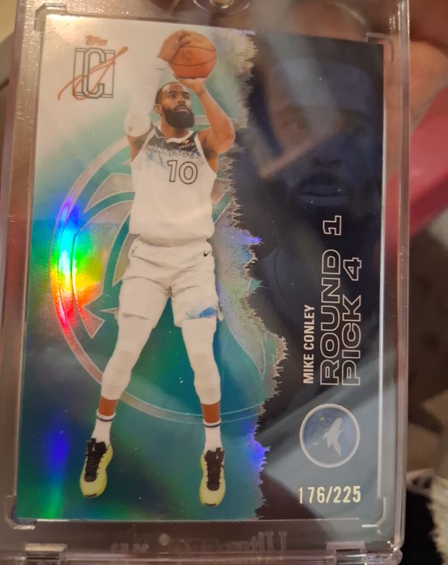 2024 Topps Signature Class #28 Mike Conley — front