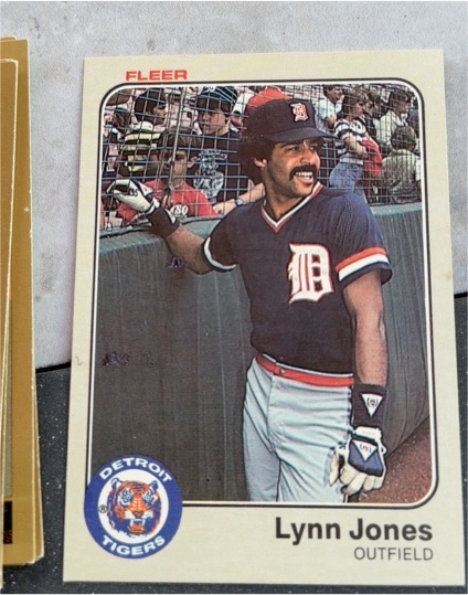 1983 Fleer #333 Lynn Jones — front