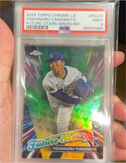 2024 Topps Chrome #FSLE-8 Yoshinobu Yamamoto Future Stars Green Refractor — front
