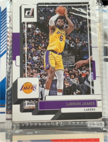 2022-23 Panini Donruss #128 LeBron James — front