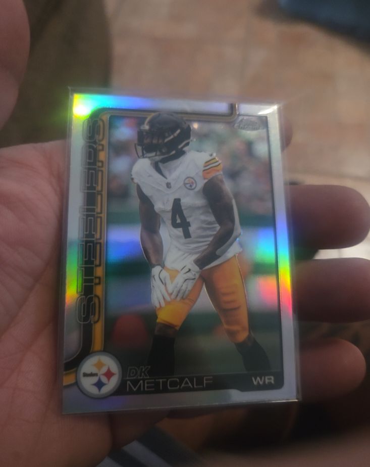 2025 Topps Chrome #254 DK Metcalf — front