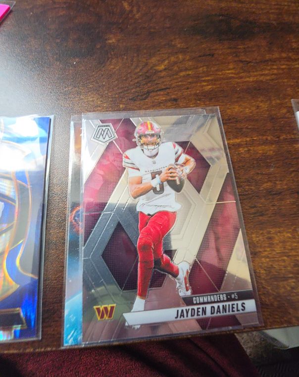 2024 Panini Phoenix #198 Jayden Daniels — front