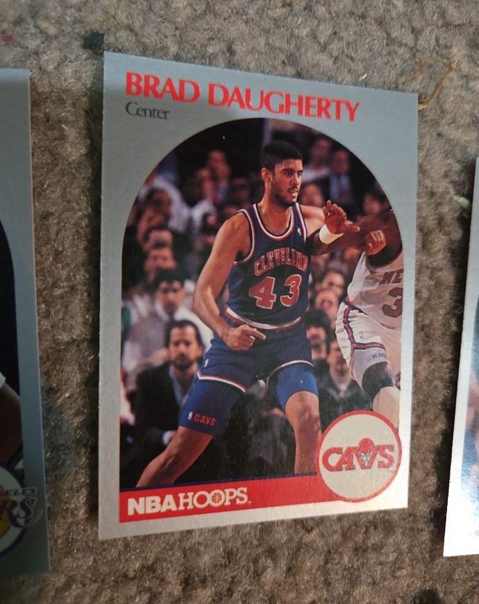1990-91 NBA Hoops #73 Brad Daugherty — front