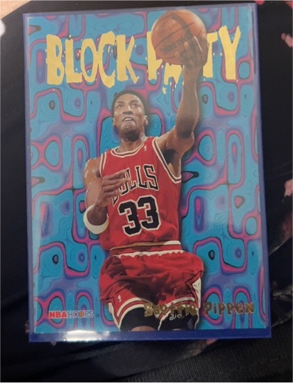 1995 Skybox NBA Hoops Block Party #3 Scottie Pippen — front