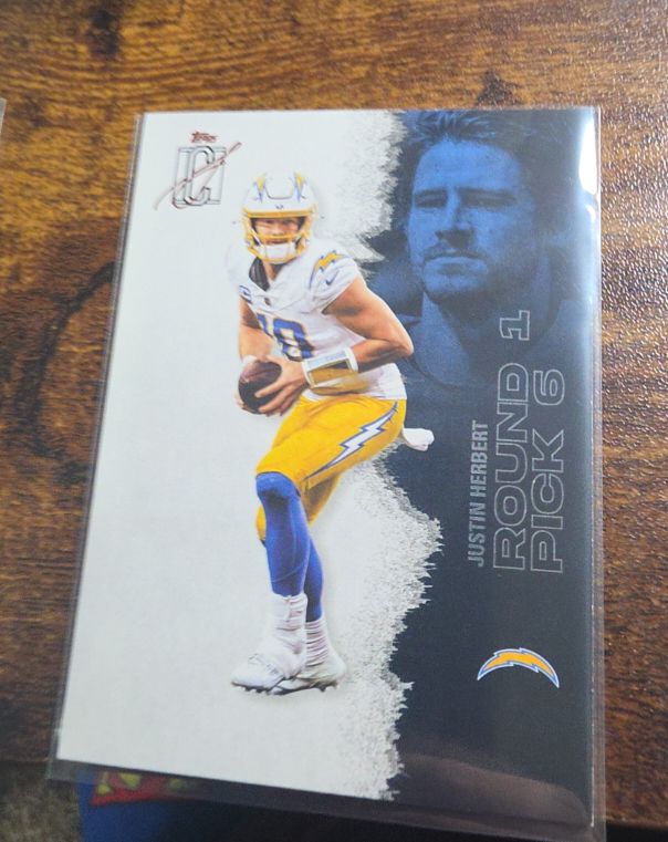 2025 Topps Signature Class #30 Justin Herbert — front