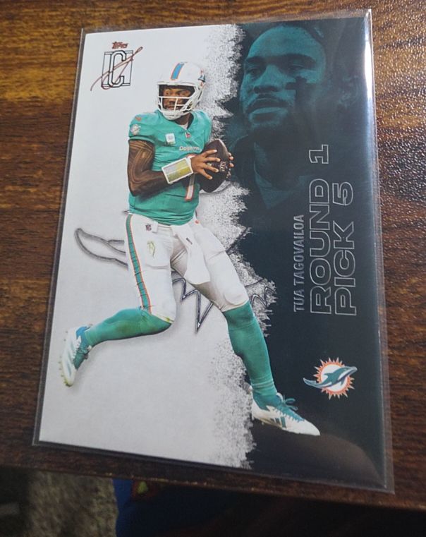 2025 Topps Signature Class #85 Tua Tagovailoa — front
