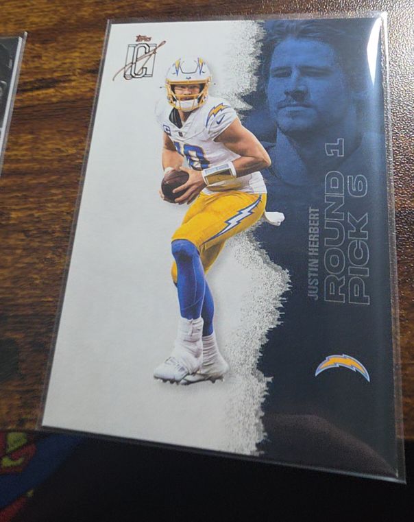 2025 Topps Signature Class #30 Justin Herbert — front