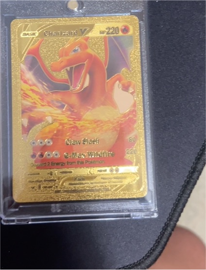 2020 Pokémon Charizard V #220 — front