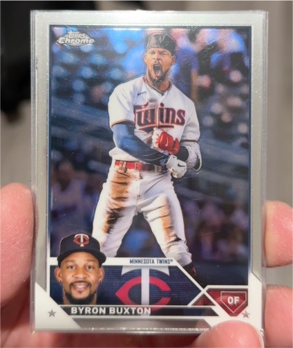 2023 Topps Chrome #28 Byron Buxton — front