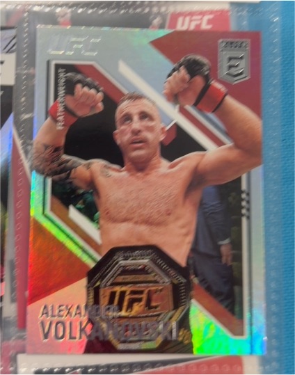 2021 Panini Chronicles UFC Elite #143 Alexander Volkanovski — front