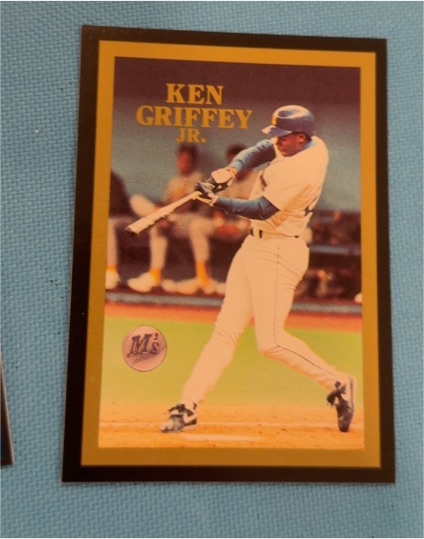 1991 Baseball Pictorial Inc. Gold Border #91-67 Ken Griffey Jr. — front