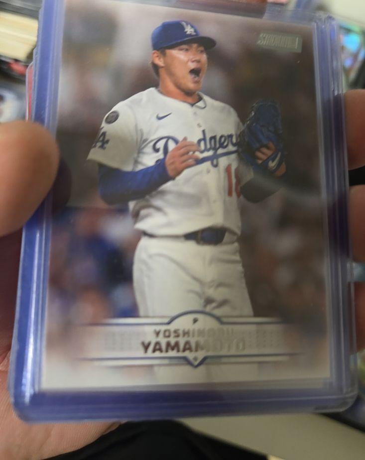 2025 Topps Stadium Club #184 Yoshinobu Yamamoto — front