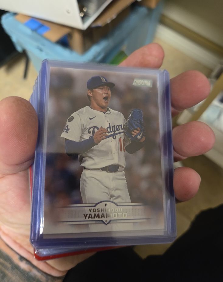 2025 Topps Stadium Club #184 Yoshinobu Yamamoto — front