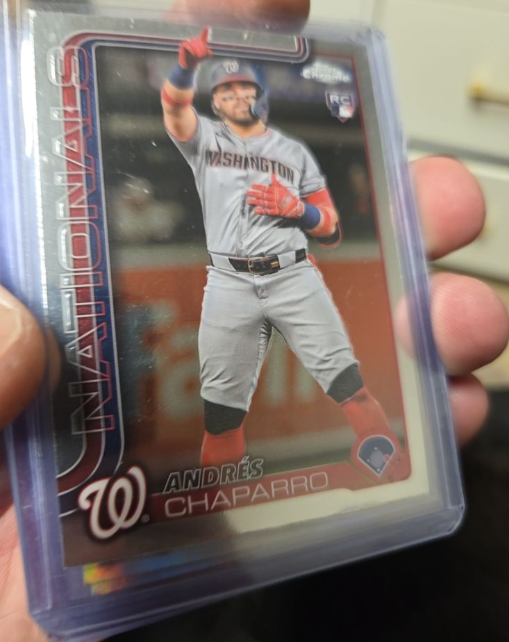 2025 Topps Chrome #187 Andrés Chaparro — front