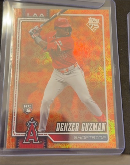 2026 Topps Series 2 Orange "SUN" Holo Foil Parallel #435 Denzer Guzman — front