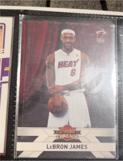 2010-11 Panini Threads #138 LeBron James — front