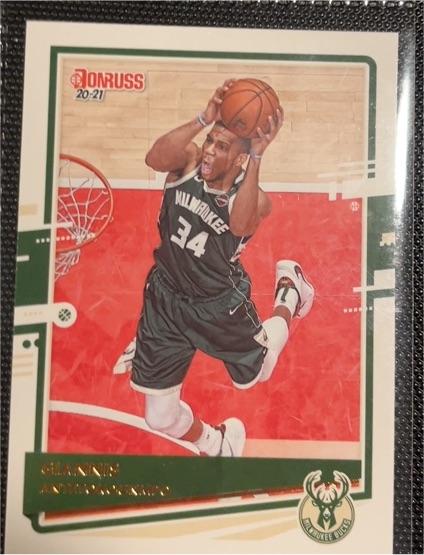 2020-21 Donruss #104 Giannis Antetokounmpo — front
