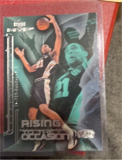2002-03 Upper Deck MVP #R8 Tim Duncan Rising to the Occasion — front