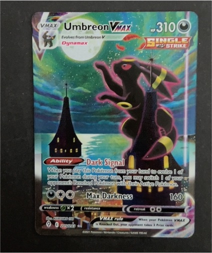 2021 Pokémon TCG Umbreon VMAX #215 — front