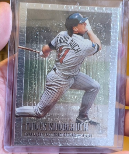 1995 Topps Embossed #99 Chuck Knoblauch — front