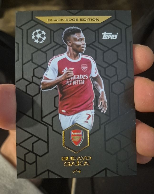 2025-26 Topps Match Attax Black Edge Edition #BE2 Bukayo Saka — front