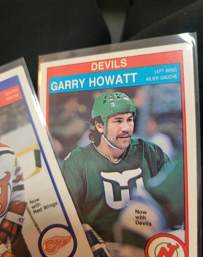 1983-84 O-Pee-Chee #229 Garry Howatt — front