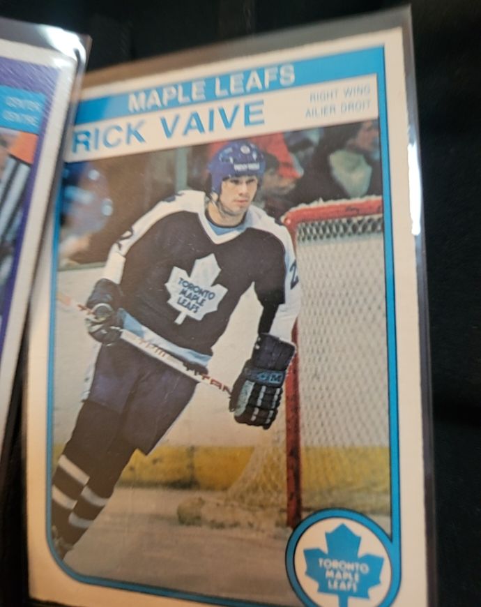 1982-83 O-Pee-Chee #335 Rick Vaive Toronto Maple Leafs — front