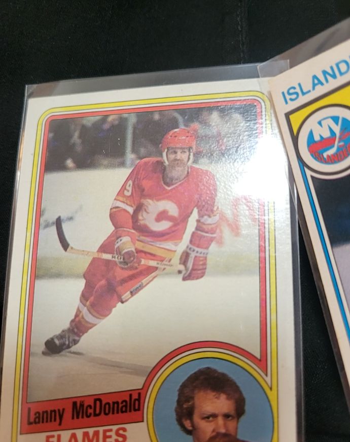 1984-85 Topps #26 Lanny McDonald — front