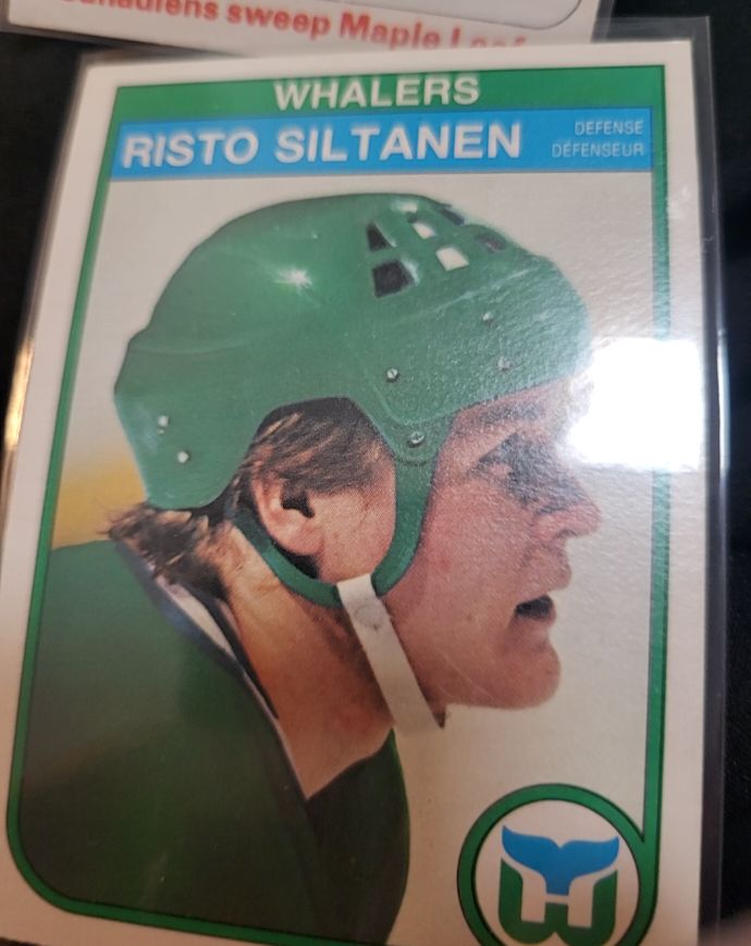1982-83 O-Pee-Chee #129 Risto Siltanen — front