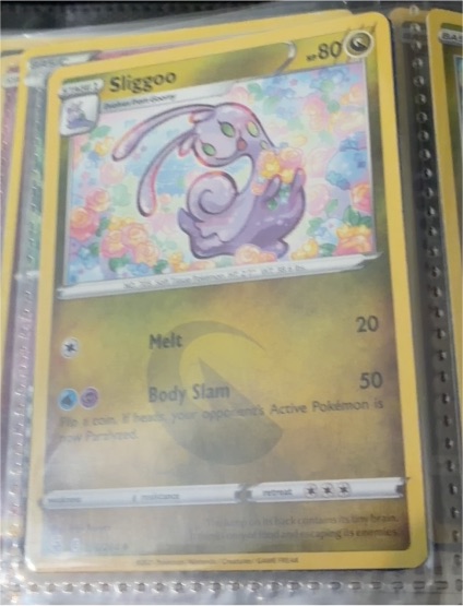 2021 Pokémon TCG Fusion Strike #196 Sliggoo — front