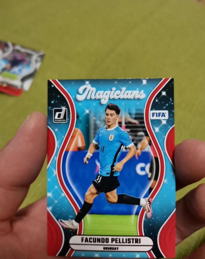 2024-25 Panini Donruss FIFA Magicians Red #9 Facundo Pellistri — front