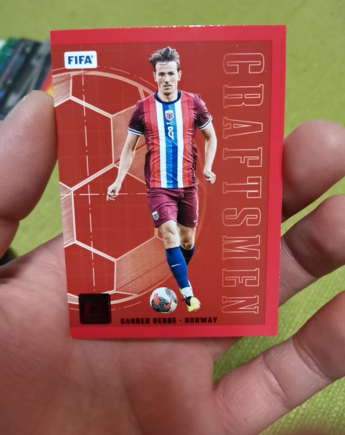 2024-25 Donruss Craftsmen Red #9 Sander Berge — front